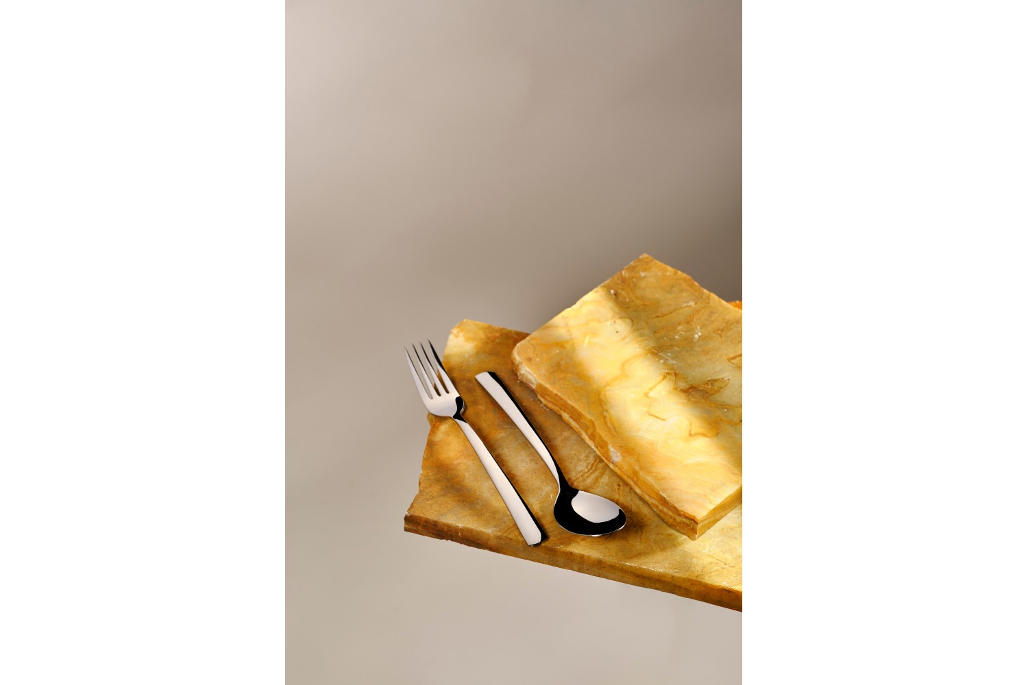 Лъжица за основно ястие - Madrid