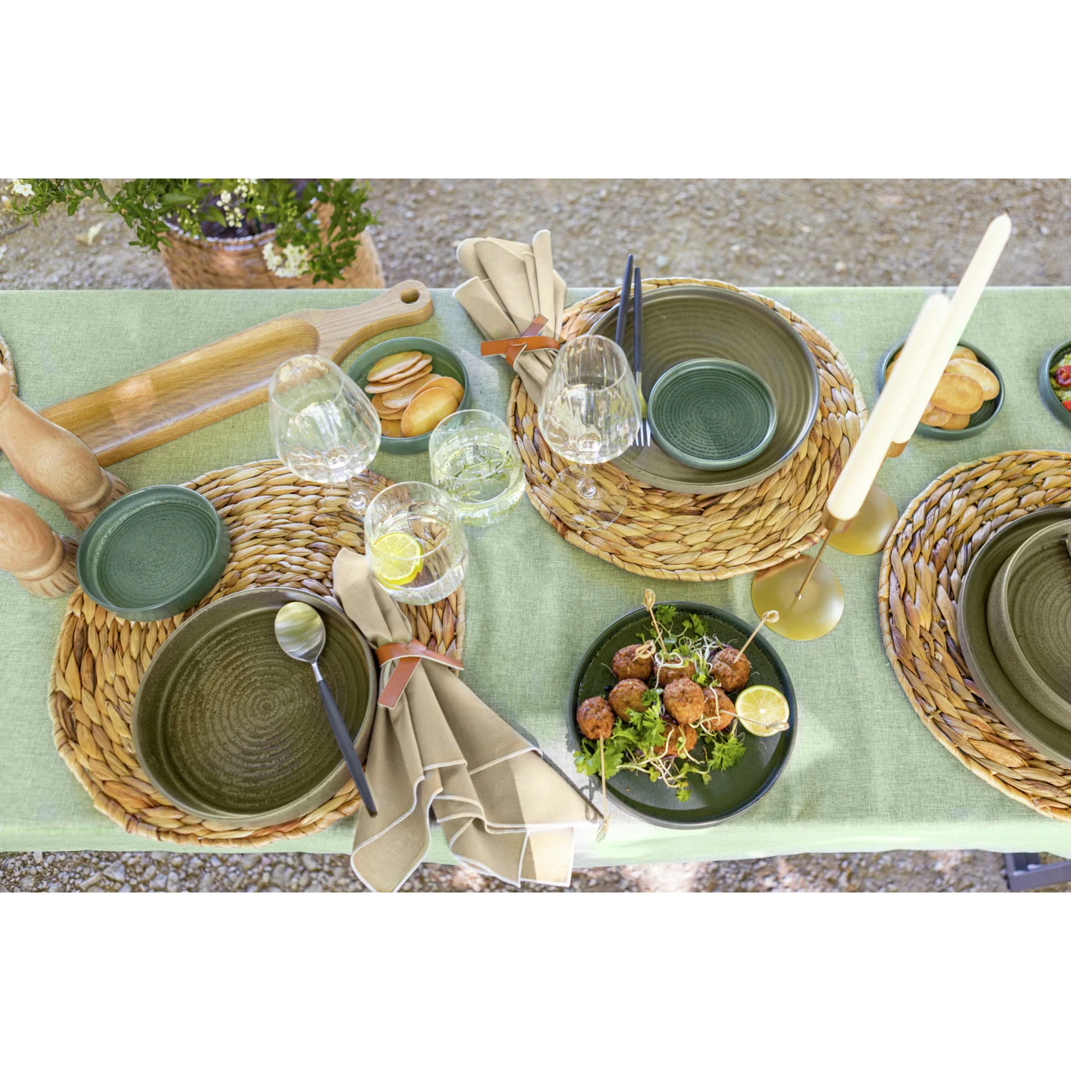 Vega Snug Green  чиния с висок борд Ø20.5см