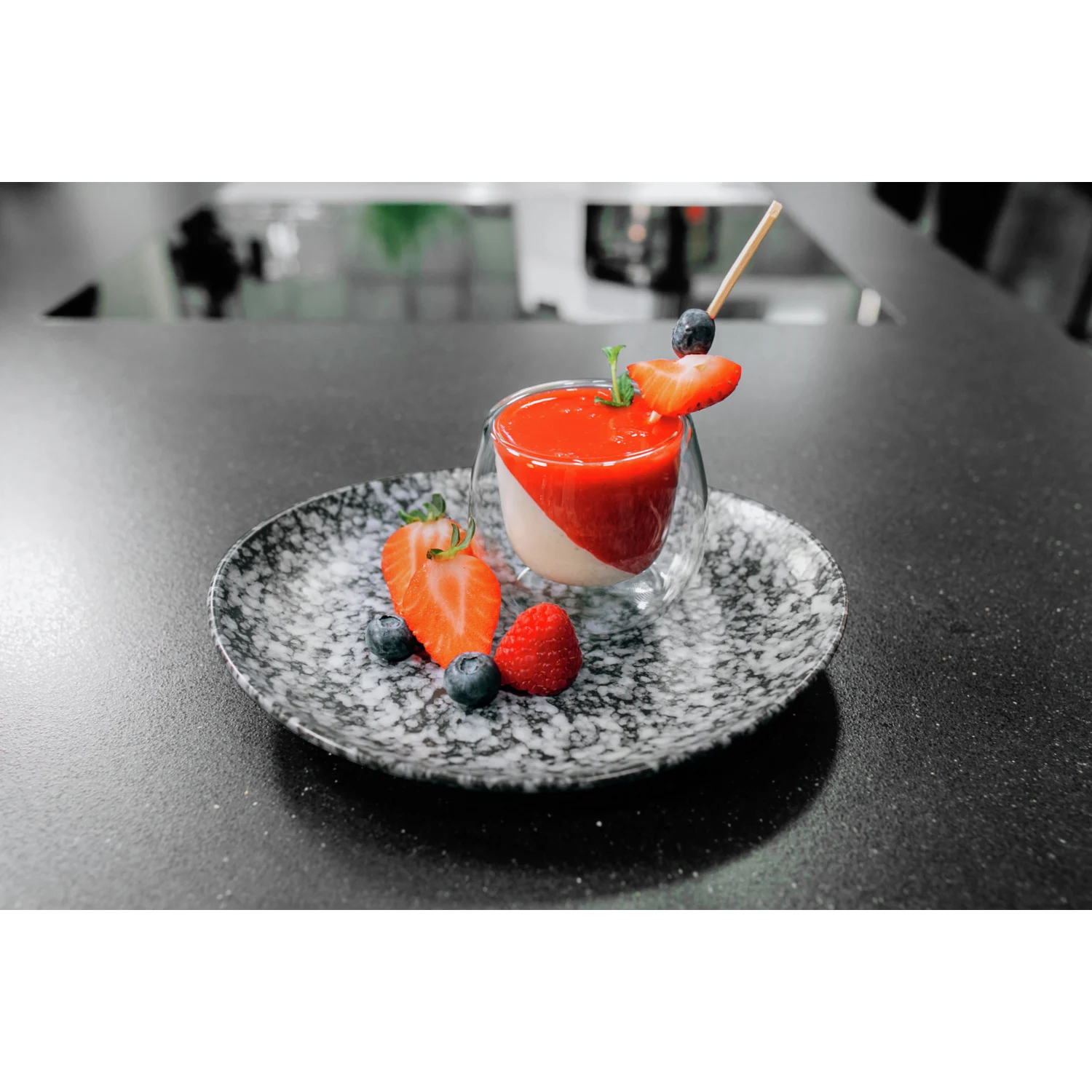    Vega Mamoro Black чиния   Ø20/17.5см